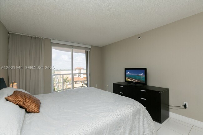 Foto del edificio - 8855 Collins Ave