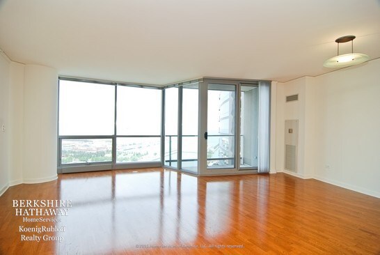 Building Photo - 420 E Waterside Dr