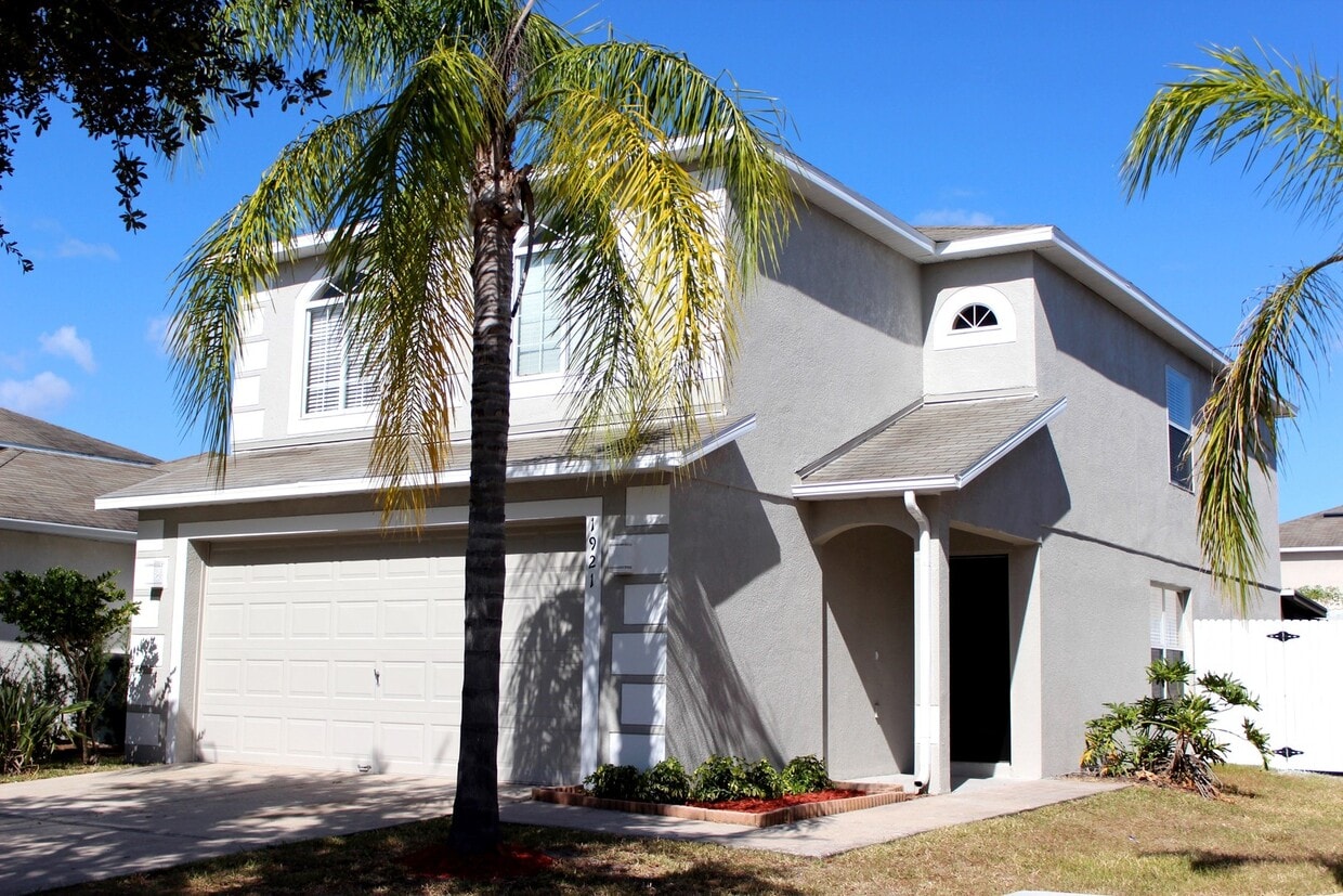 Lovely 3/2.5 Home w/ 2nd floor loft and f... - Lovely  3/2.5 Home w/ 2nd floor loft and f...