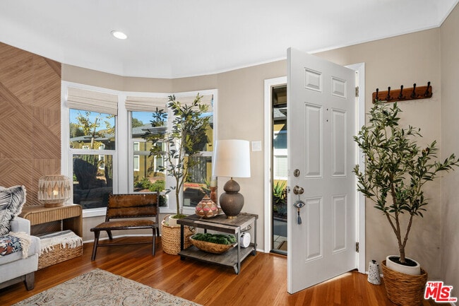 Building Photo - 1332 Ocean Park Blvd