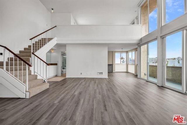 Building Photo - 30 Driftwood Street Apt ##9, Marina del Re...
