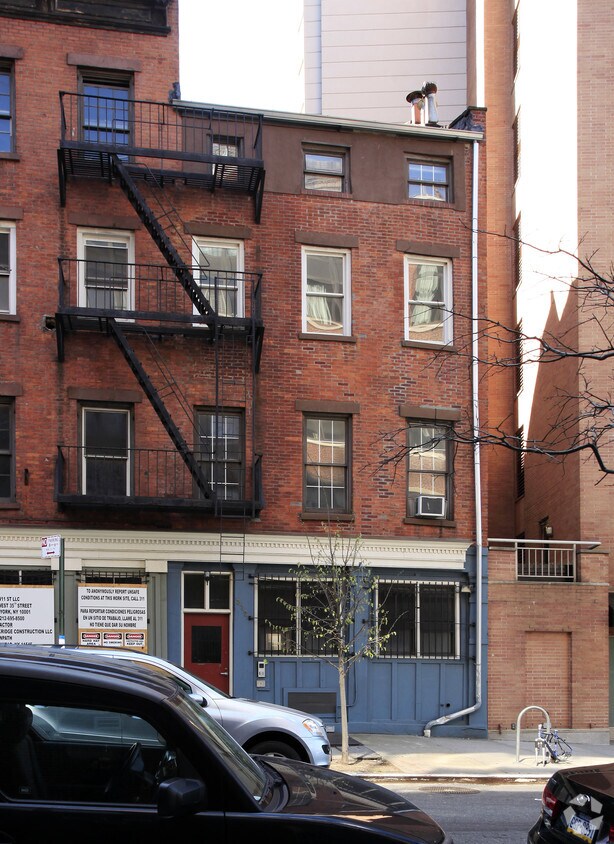 Foto del edificio - 372 W 11th St