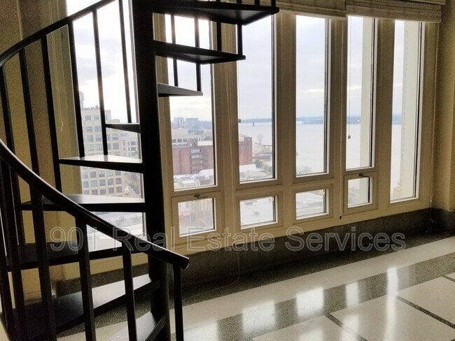 Foto del edificio - 66 Monroe Ave