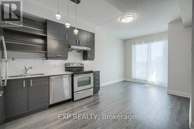 Photo du bâtiment - B-8228 Birchmount Rd