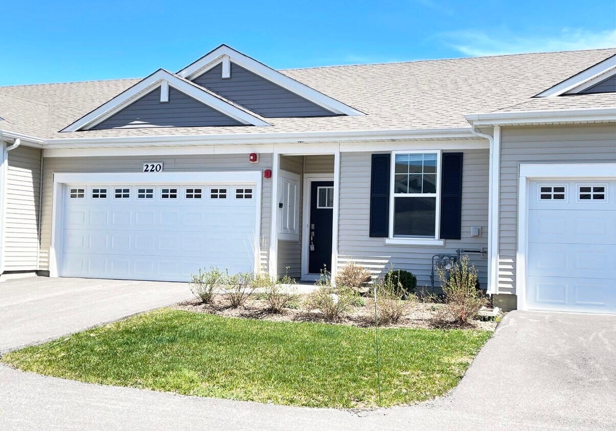 Primary Photo - 218-220 Sussex Ct