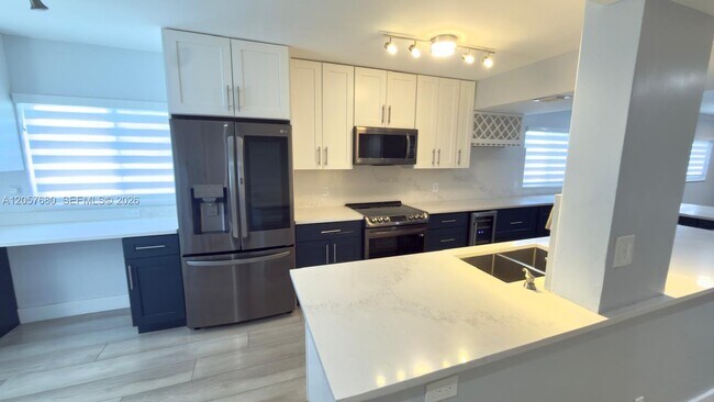 Foto del edificio - 1101 SW 128th Terrace