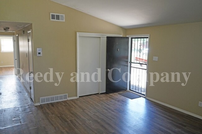 Foto del edificio - 1631 Gowan Dr