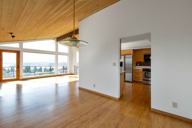 Foto del edificio - CLICK "REQUEST A TOUR" NOW!