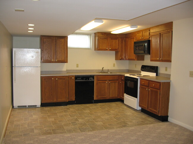 Building Photo - 657 S Limestone