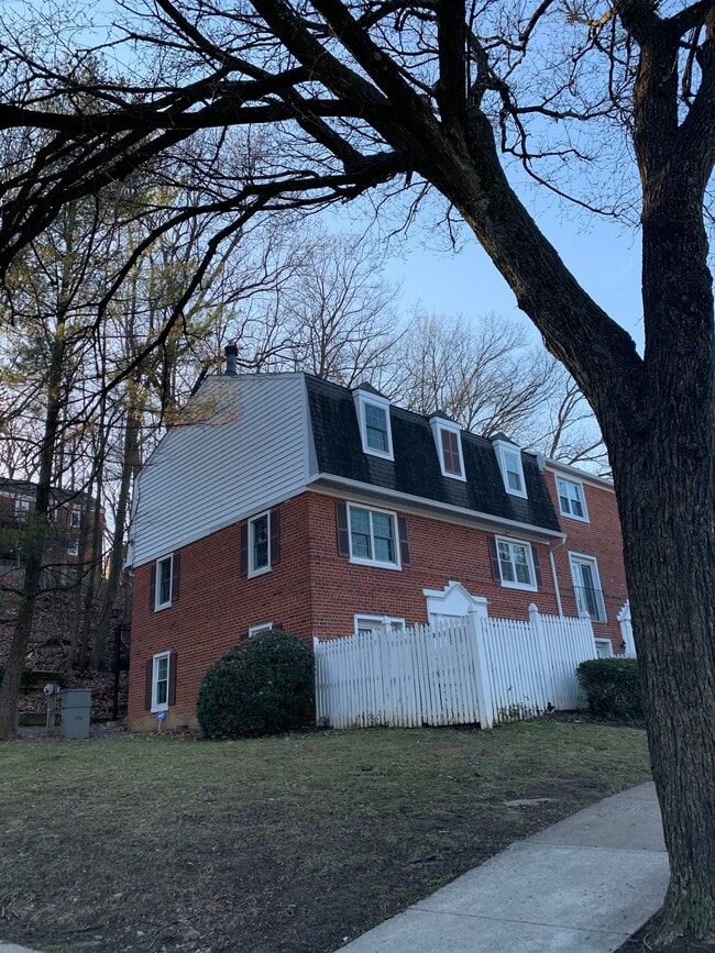 Building Photo - 4659 28th Rd S