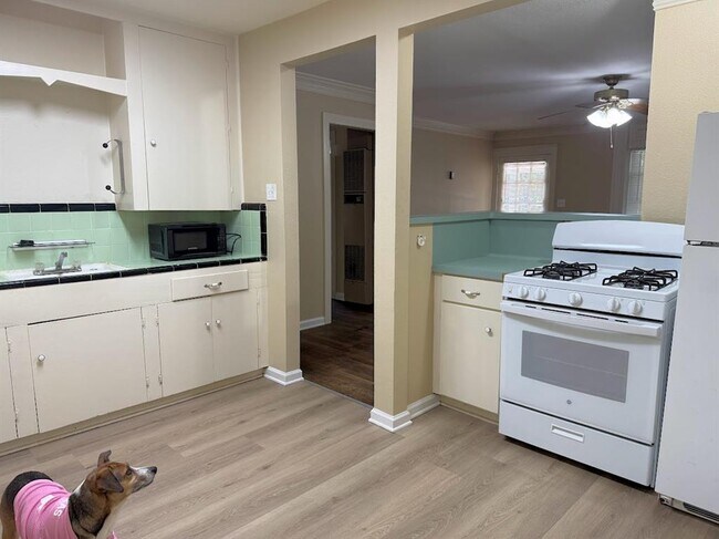 Foto del edificio - 1410 Romeria Dr