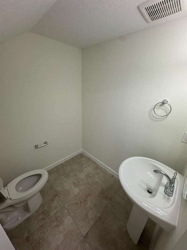Primary Photo - 16494 Helix Ct