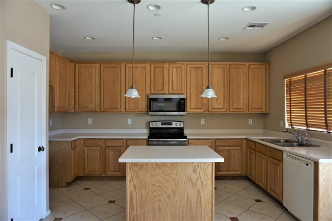 Building Photo - 13607 W Catalina Dr