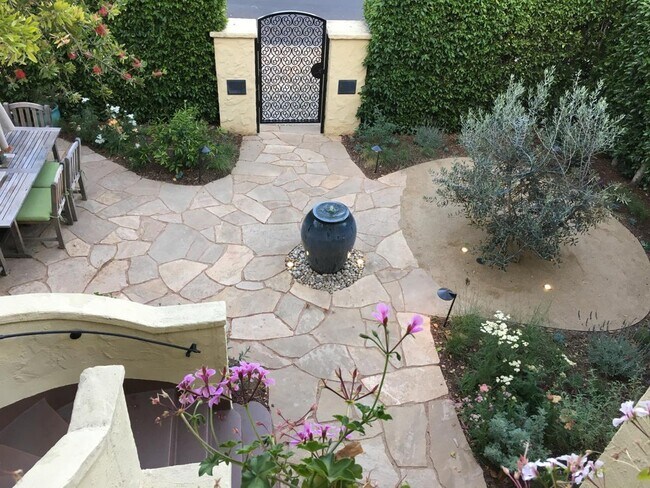 Foto del edificio - 745 N La Jolla Ave