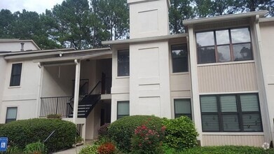 Building Photo - 2520 Huntingdon Chase
