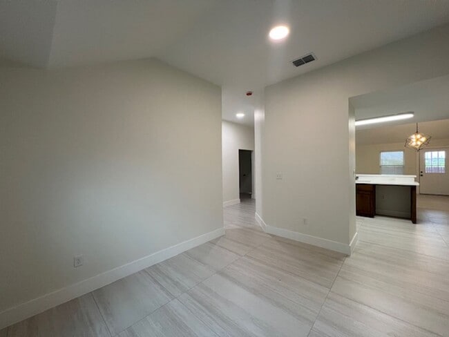 Building Photo - Escondido Subdivision