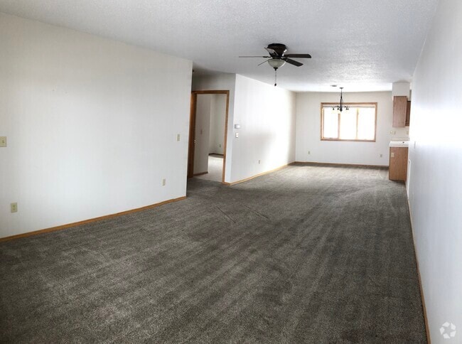 Building Photo - 506 4th Ave N