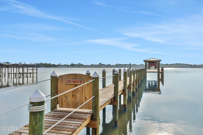 Foto del edificio - 502 S Beach St