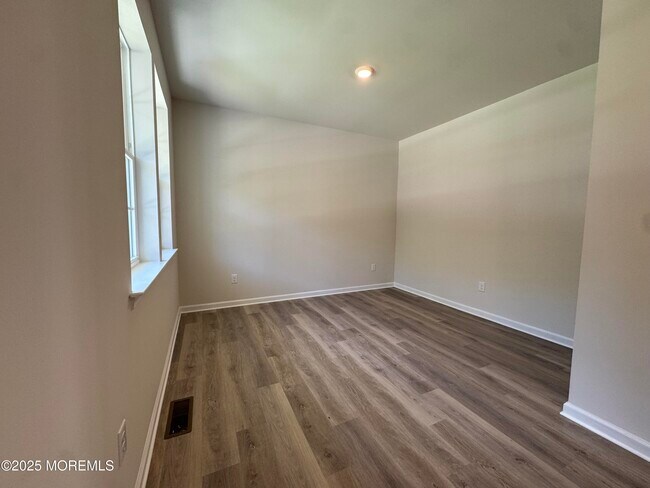 Foto del edificio - 17 Whaler Ave