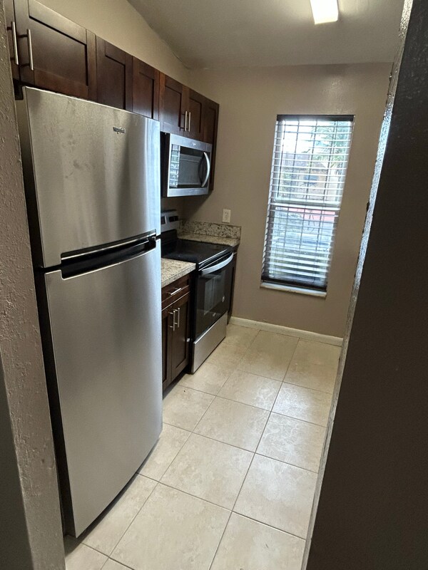 Foto del edificio - 3033 NW 204th Terrace