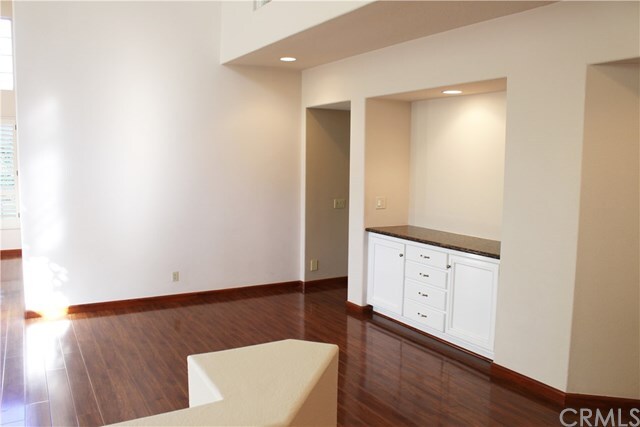 Building Photo - 61 Summitcrest