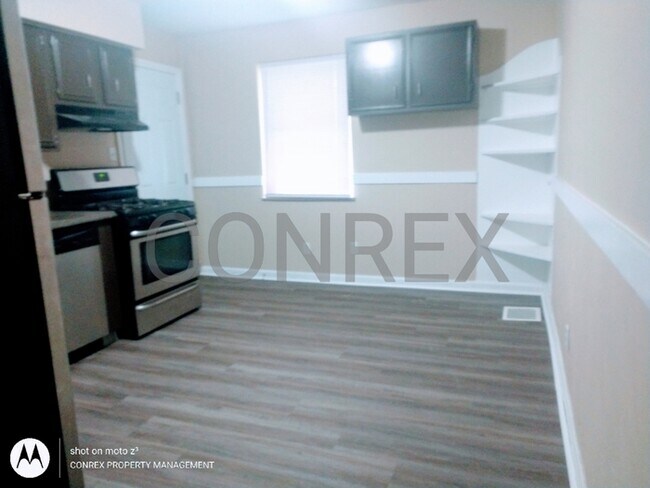 Foto del edificio - Updated Caped Cod with Big Eat in Kitchen