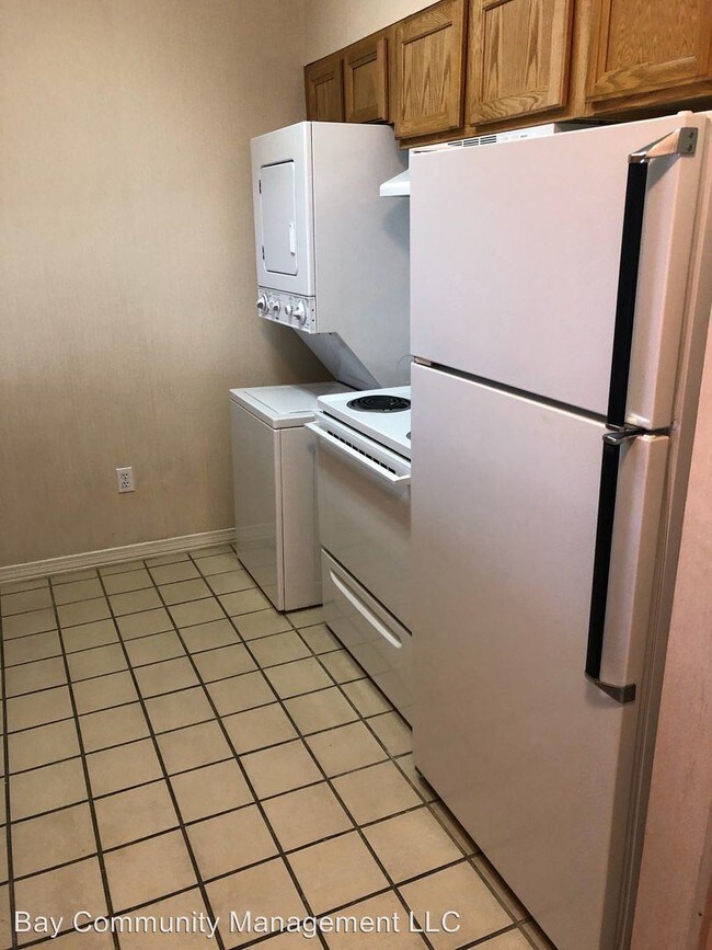 Foto del edificio - 1940 Bluewater Blvd