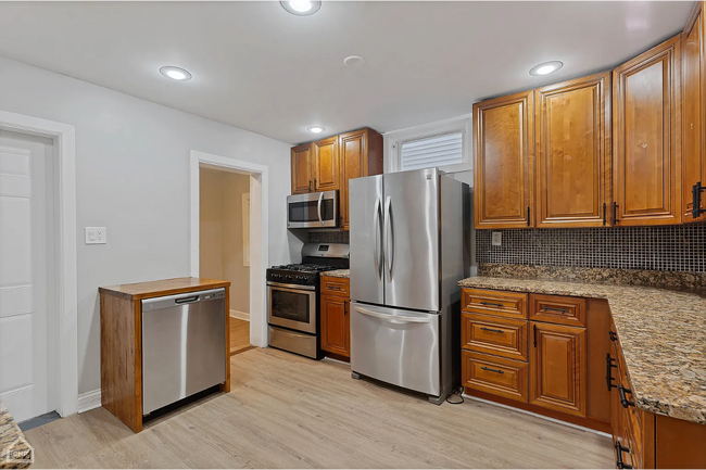 Foto del edificio - 2980 N Ridgeway Ave