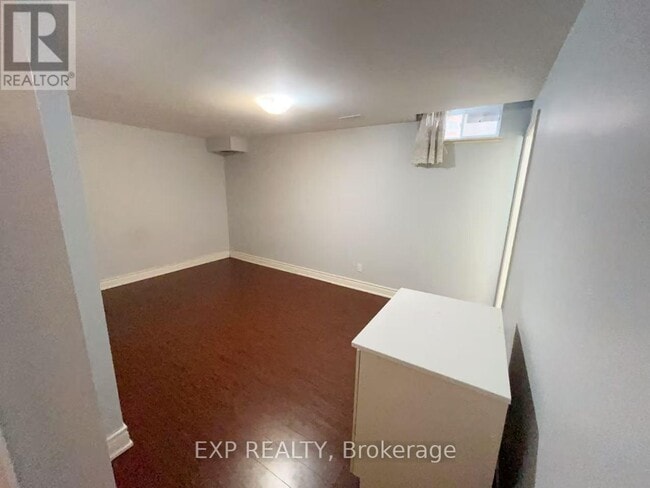 Building Photo - 179 Elson St