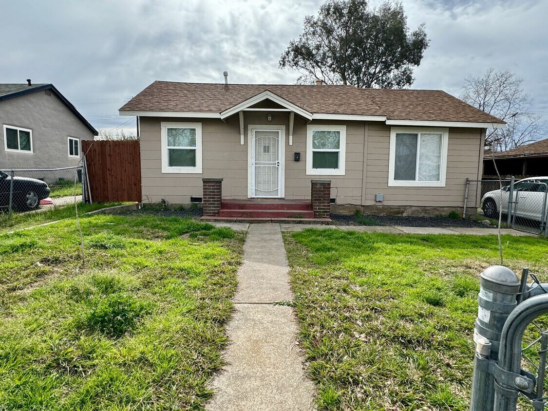 1010 Frienza Ave, Sacramento, CA 95815 House Rental in Sacramento, CA