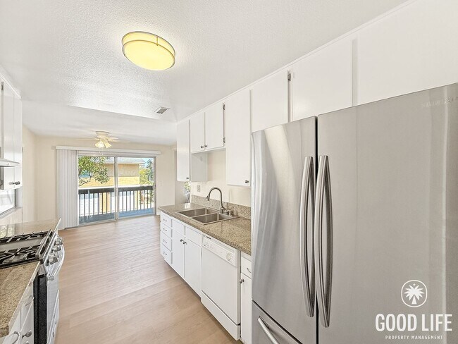 Foto del edificio - Great 2B/2.5BA Condo in Oceanside for Lease!