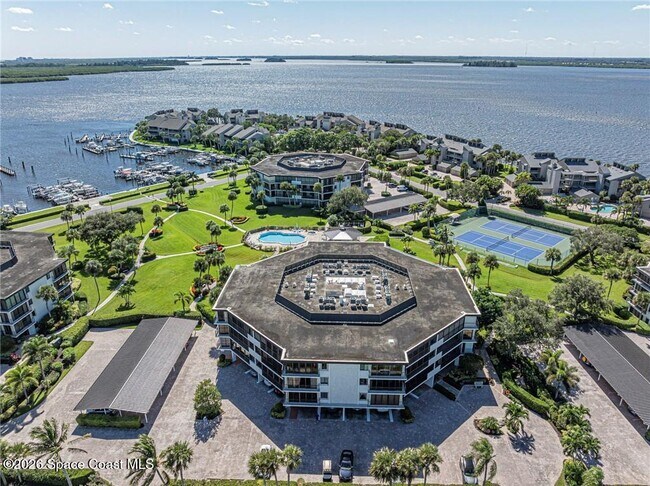 Foto del edificio - 1821 Mooringline Dr