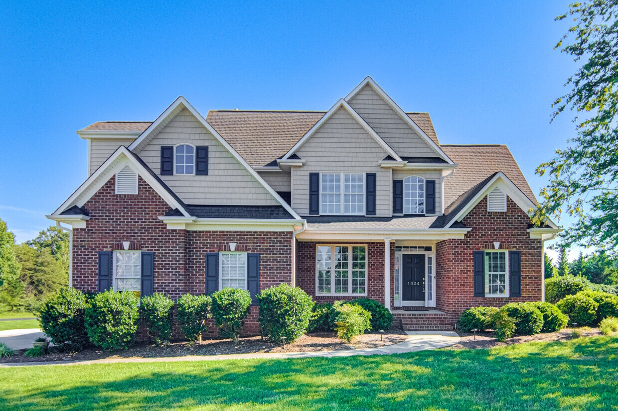 Foto principal - 1334 Forsyth Rd