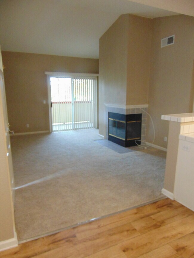 Building Photo - Beautiful One Bedroom Condo in Alamo Villas!