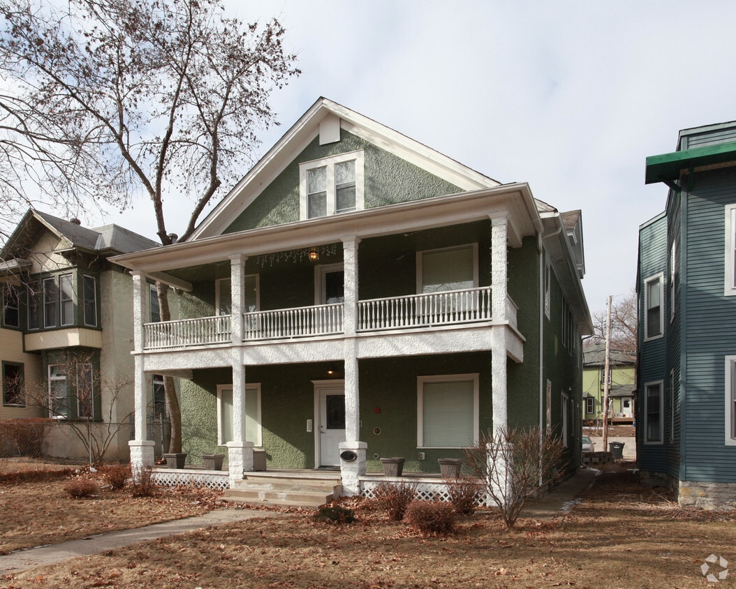 Building Photo - 2420 4th Ave S