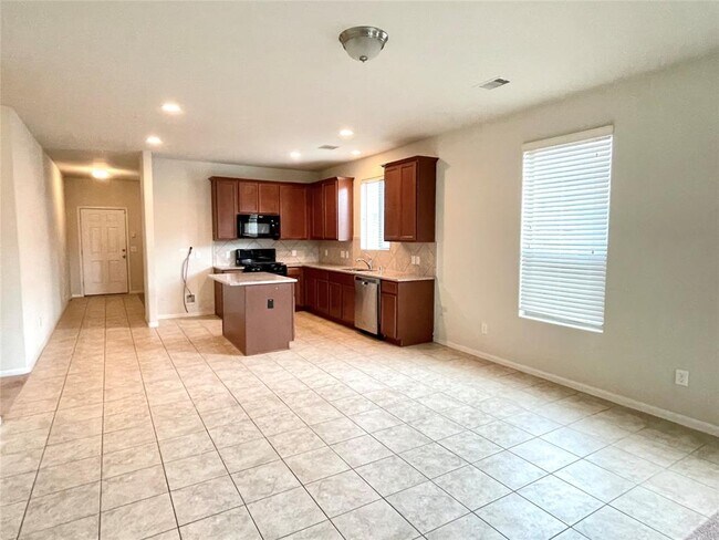 Foto del edificio - 20131 Linden Spruce Ln