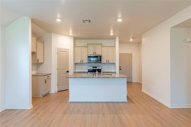 Building Photo - 408 Rawhide Way