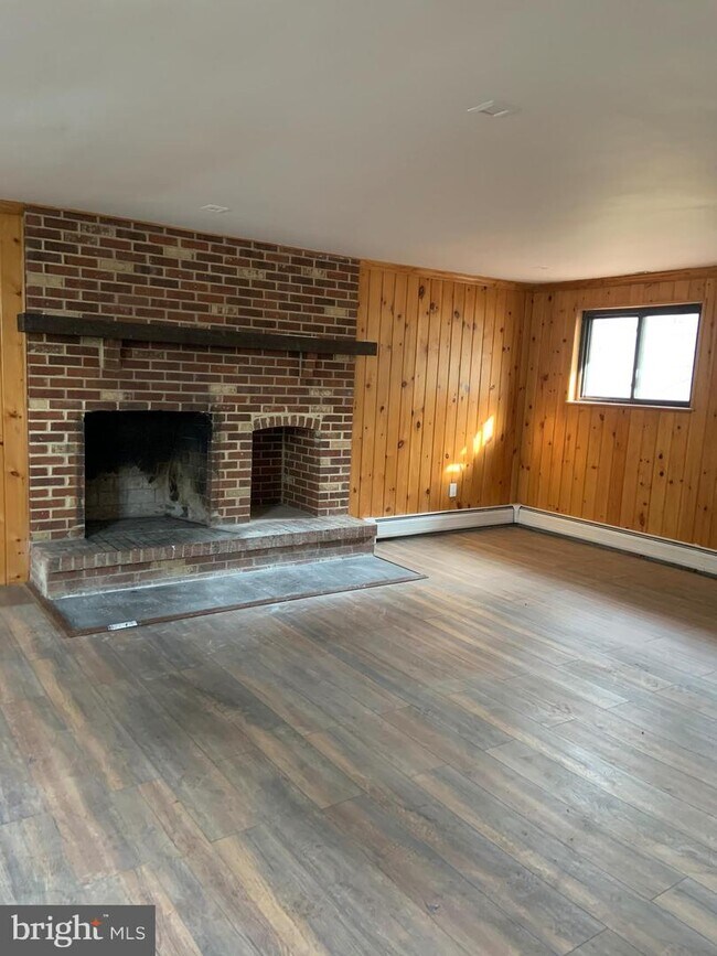 828 Lexington Dr, Atco, NJ 08004 House for Rent in Atco, NJ