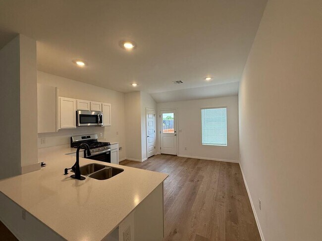 Foto del edificio - 776 SW 11th St