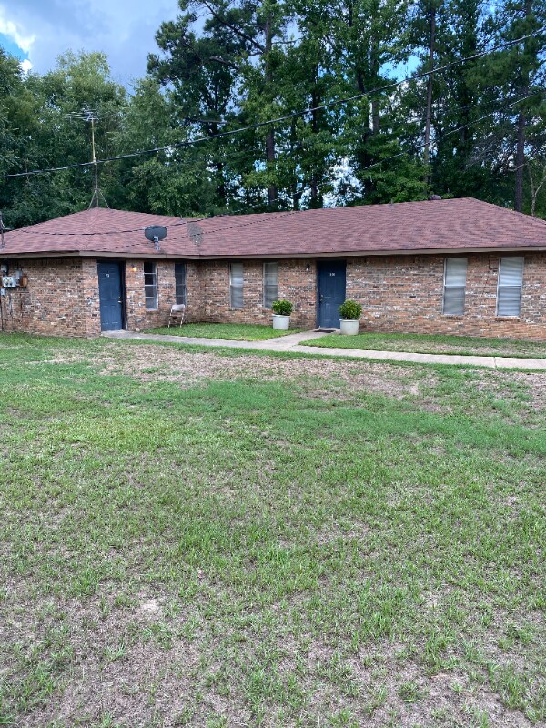 8 W Broadway Ct Unit A, Longview, TX 75604 Room for Rent in Longview