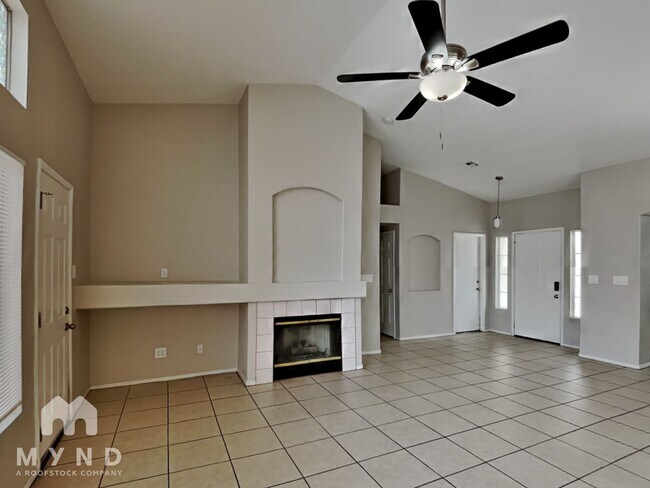 Building Photo - 3942 Redfield Ave