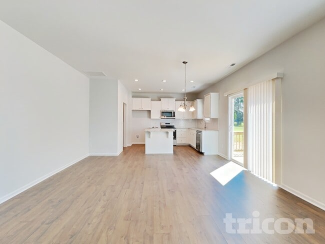 Building Photo - 181 Brisbane Dr