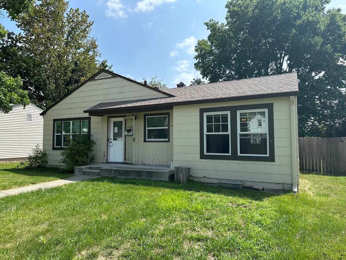 Primary Photo - 1202 N 15th St