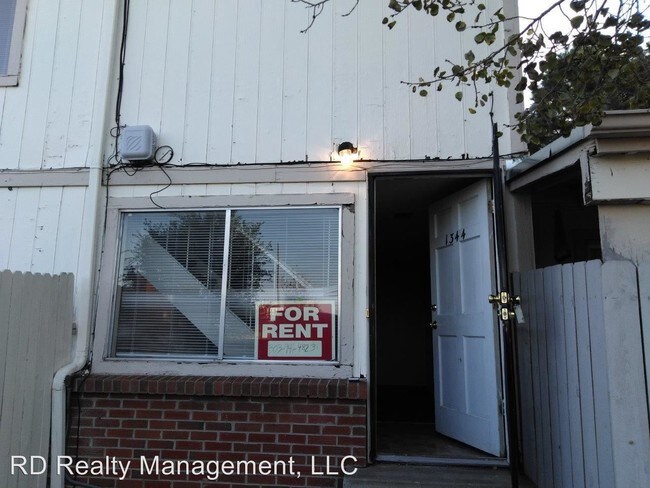 Building Photo - 1344 Sable Blvd
