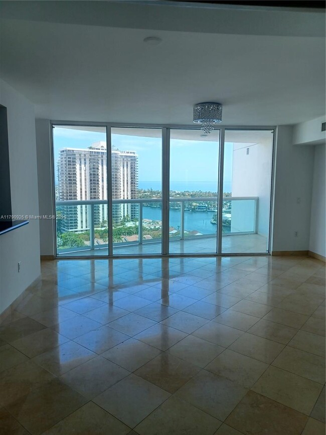 Building Photo - 19400 Turnberry Way