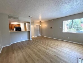 Building Photo - 9833 Walnut St