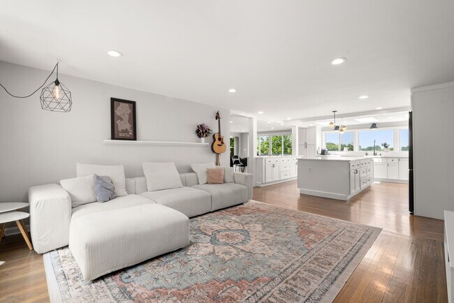 Building Photo - 21 Glenley Ter