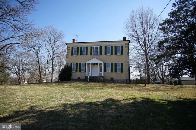 Building Photo - 3481 Manor Ln