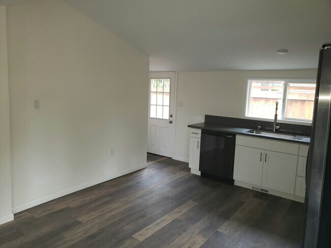 Foto del edificio - 12726 SE Oatfield Rd