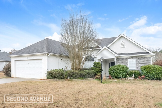 Building Photo - 661 Morningside Dr N